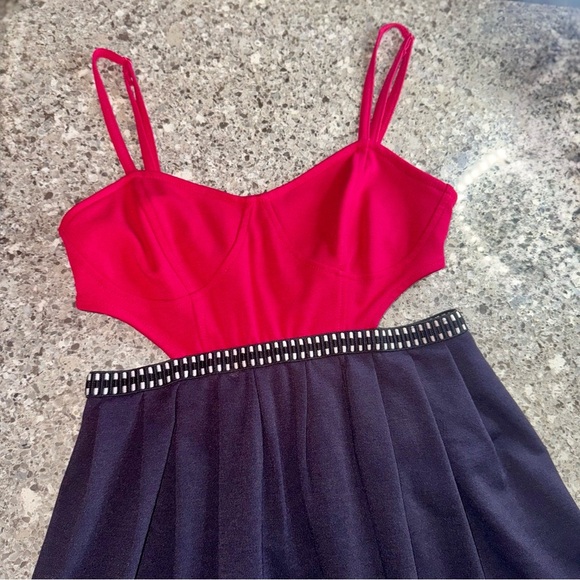 Urban Outfitters - Silence & Noise RED-NAVY Cut Out & Asymmetrical Dress l S🖤 - Picture 4 of 10